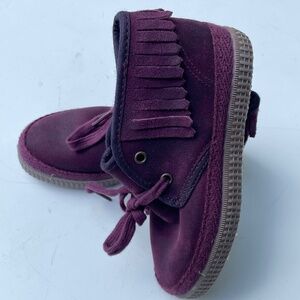 NWOT Suede fringed booties